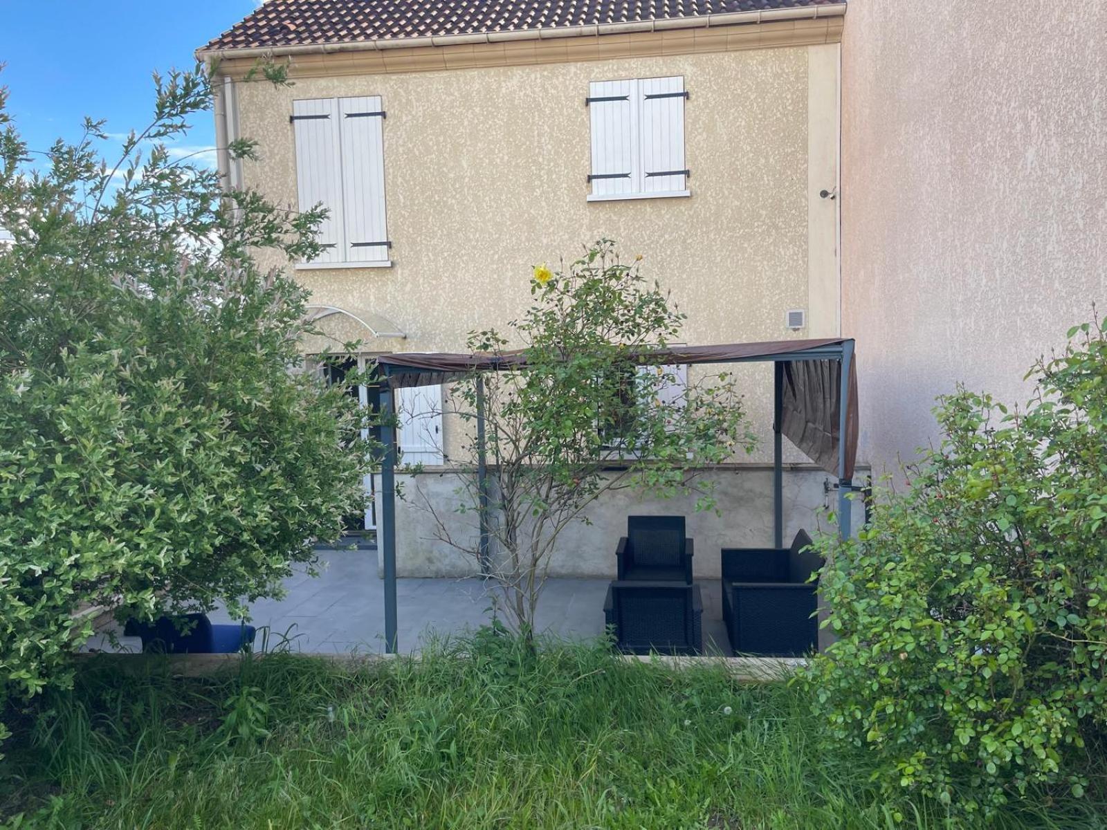 Maison De Caractere A Ballainvilliers Bagian luar foto